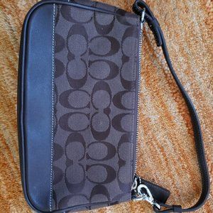 Never Used Coach Vintage Classic Demi Pochette Purse 6094